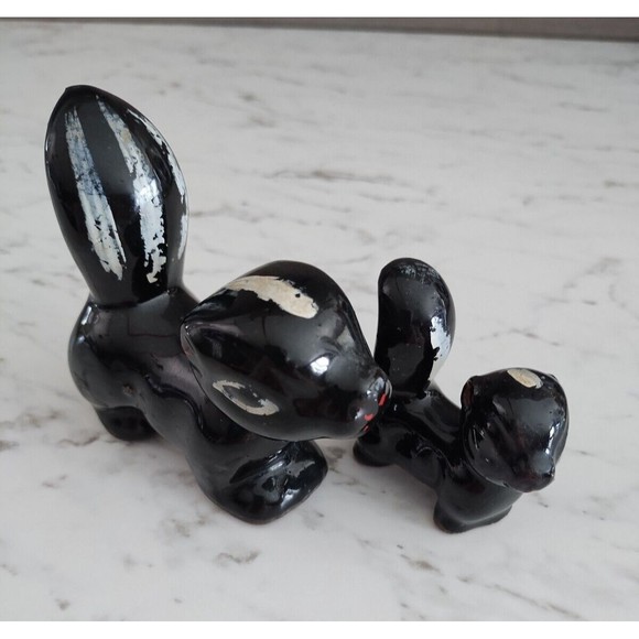 Vintage Ceramic Mom & Baby Skunk Figurines Pair Redware Made in Japan - Picture 2 of 7